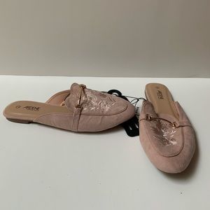 Ardenes Size 7 Slip-on Shoes
